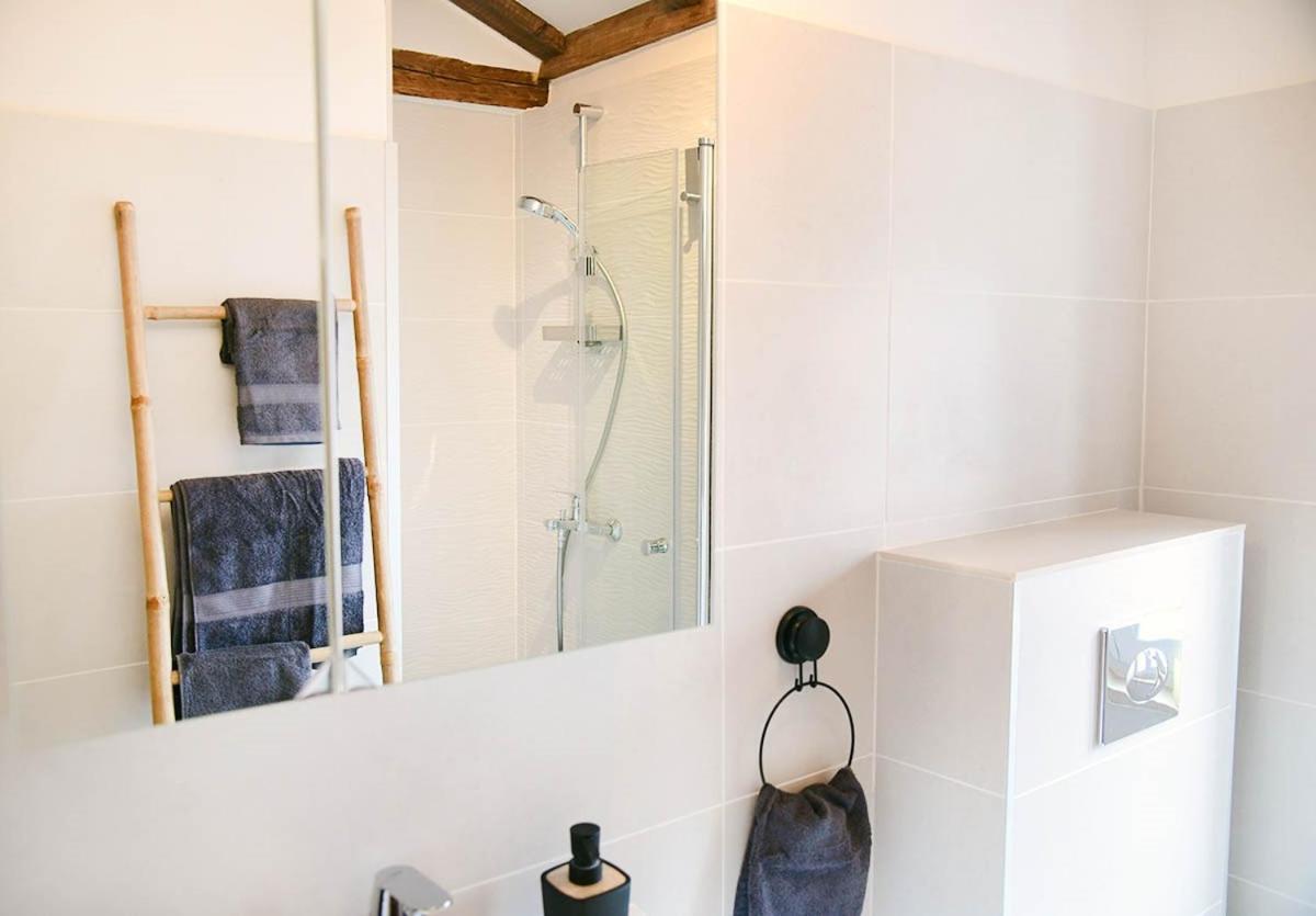 Apartment D & Studio L Dobrinj 外观 照片