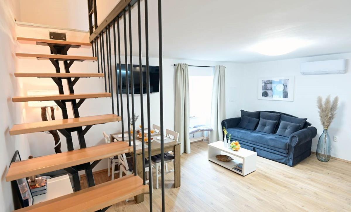 Apartment D & Studio L Dobrinj 外观 照片